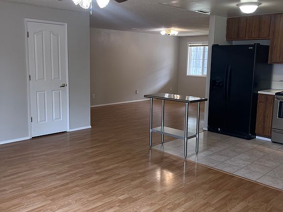 2nd image of 2631 California Ave