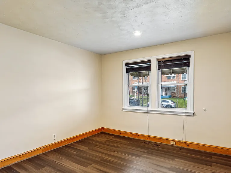 147 Denison St #1 — Photo 4