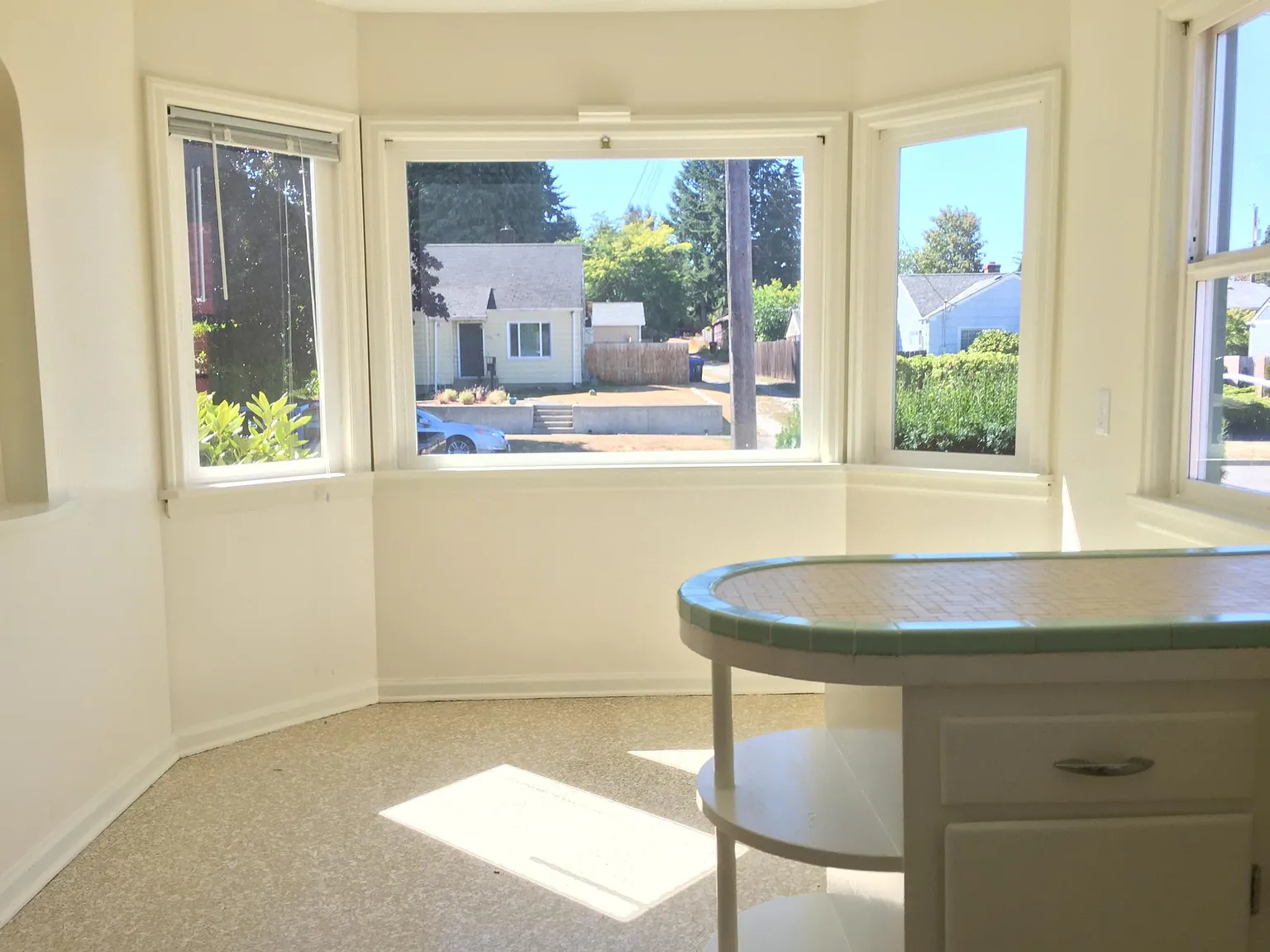 3 bed, 1808 sqft, $2,500 — Photo 4