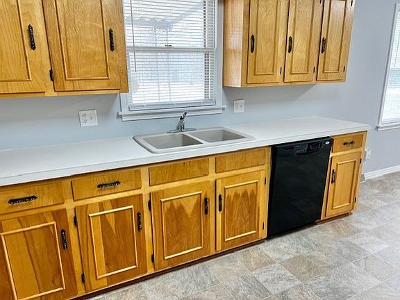 4th image of 1656 Flintwood Ave