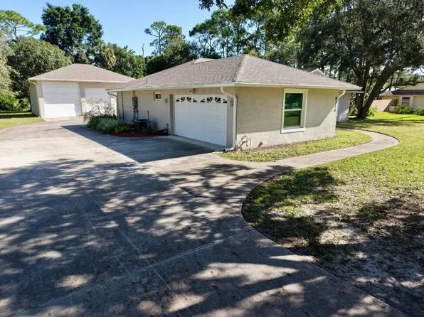 8330 Hidden Pines Road, Fort Pierce, FL 34945