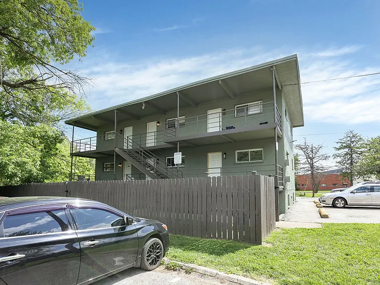 180 N Sylvan Ave #H — Photo 9