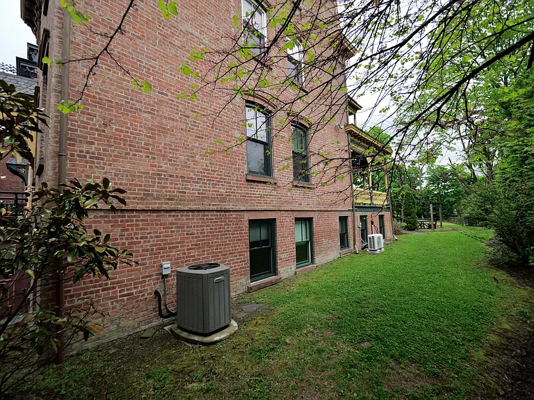4 Grand St #1 — Photo 29