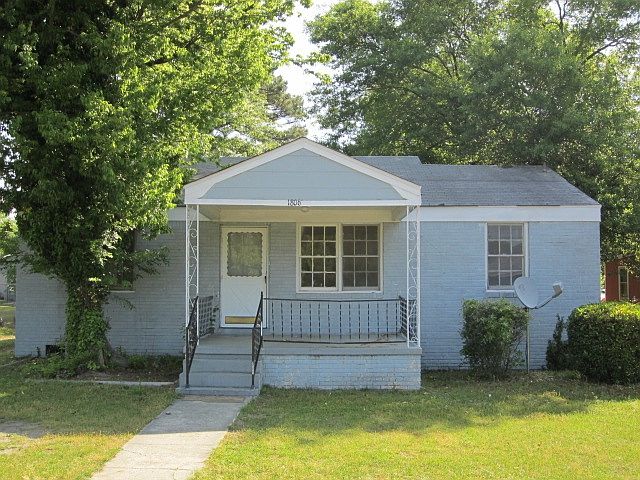 1st image of 1806 Dupont Dr