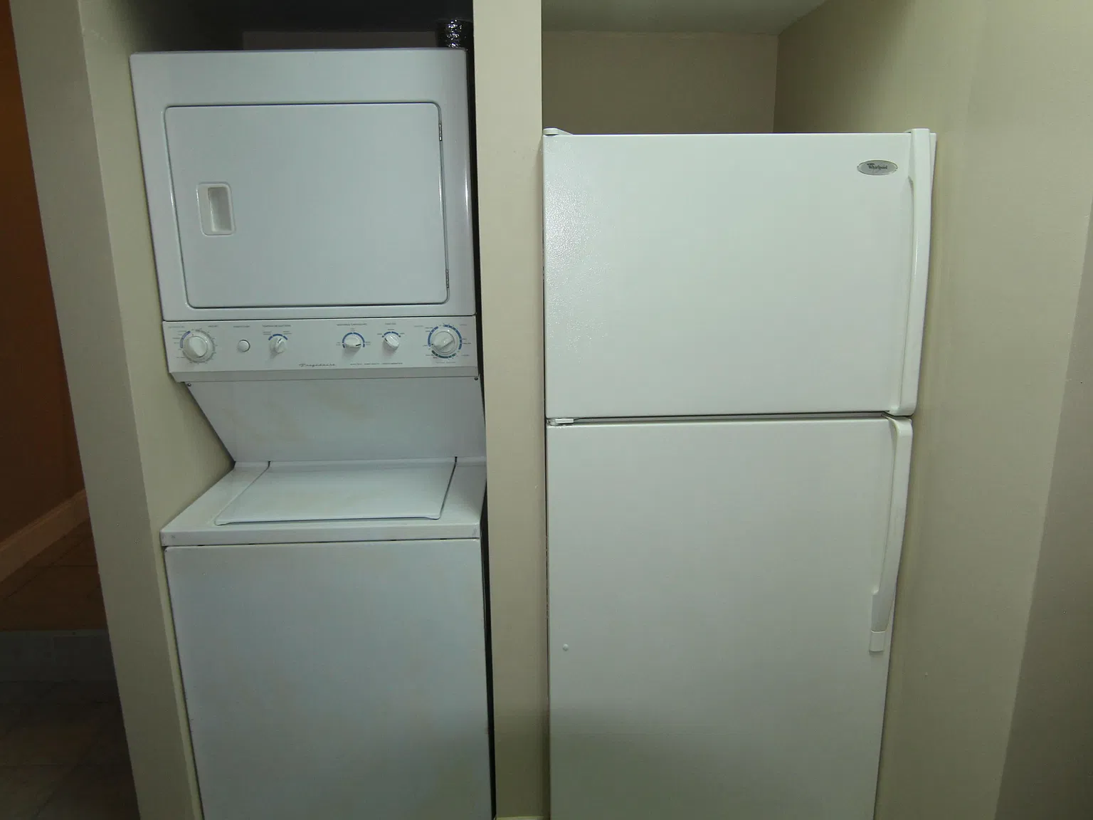 2 bed, 1.5 bath, 725 sqft, $1,800 — Photo 3
