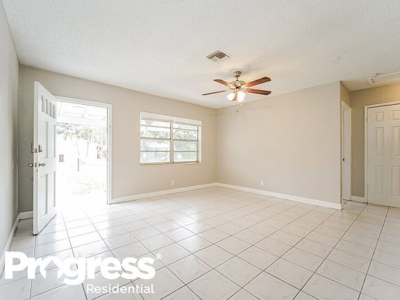 4th image of 1025 NW 4th Ave