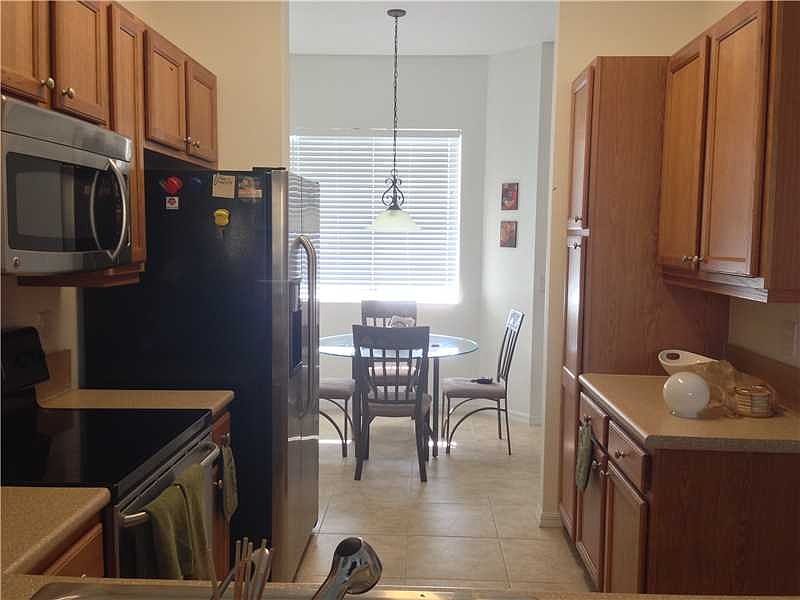 2nd image of 3600 Oaks Clubhouse Dr APT 402