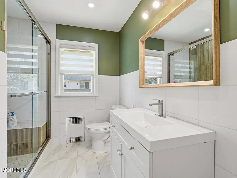 227 Chatham Ave — Photo 15