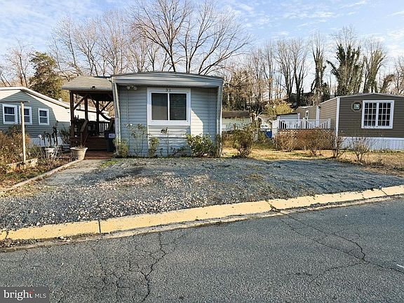 3rd image of 31 Courage Ln