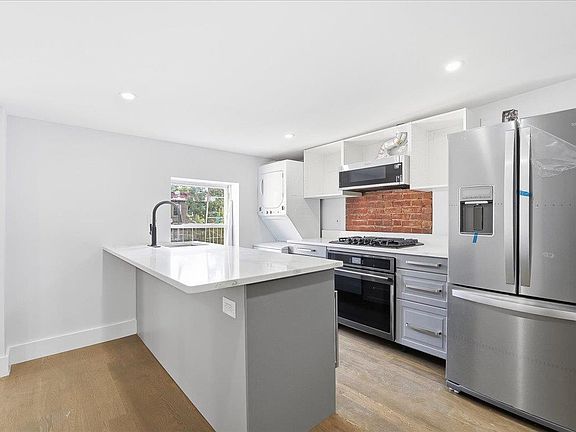 5th image of 216 6th St #3