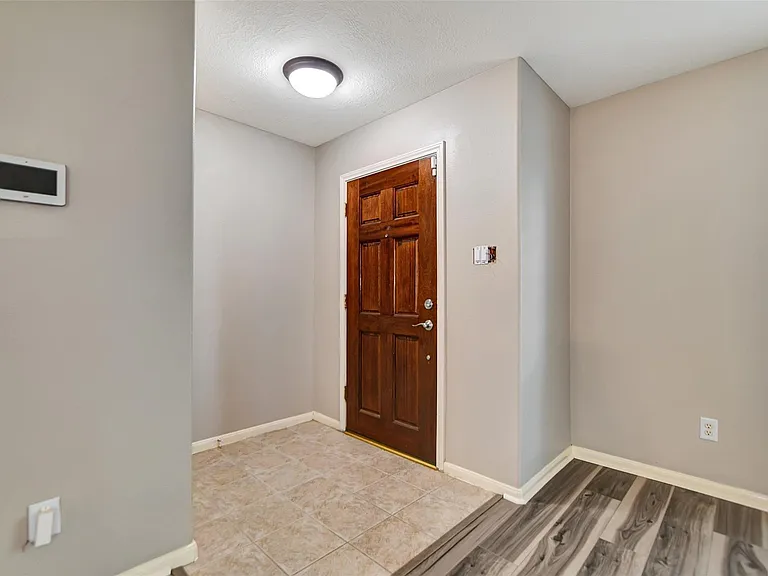 5410 Spring Oak Dr — Photo 5