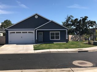 115 Greenview Dr, Eagle Point, OR 97524