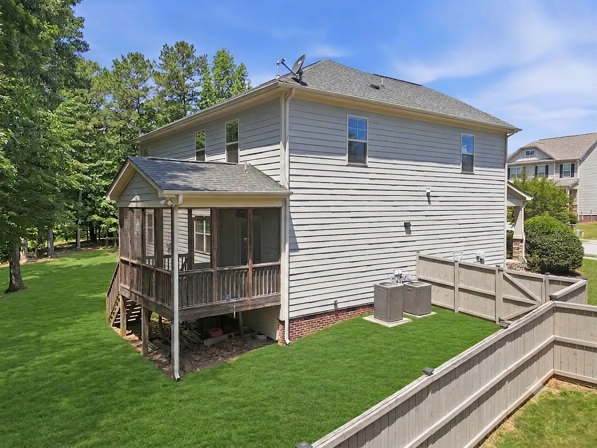 6 bed, 3.5 bath, 3265 sqft, $3,600 — Photo 3