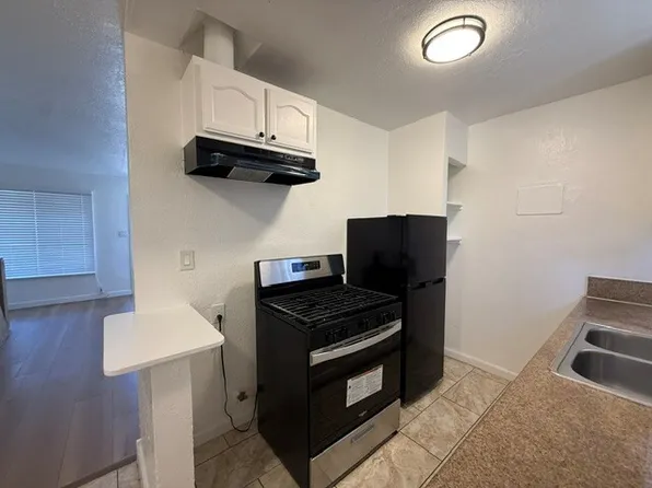 1334 W 94th St, Los Angeles, CA 90044