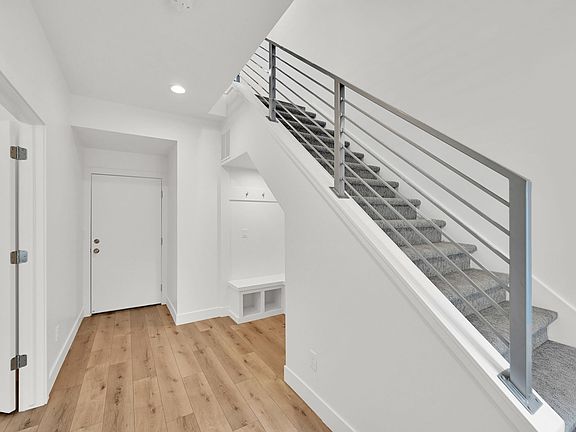 5th image of 2189 N 525 W
