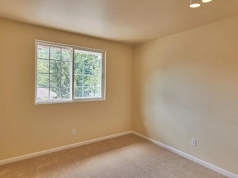 4640 168th Ct NE — Photo 14