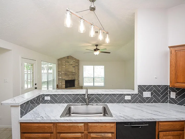 2303 Old Dixie Dr — Photo 12