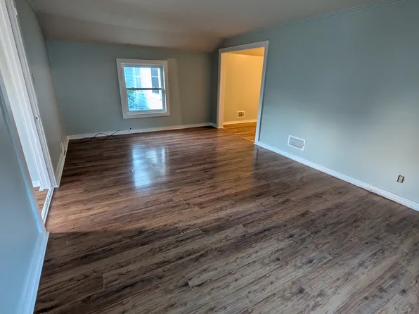 2604 SW Washburn Ave #1, Topeka, KS 66611