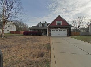 543 Hammond Farms Rd, Hope Mills, NC 28348