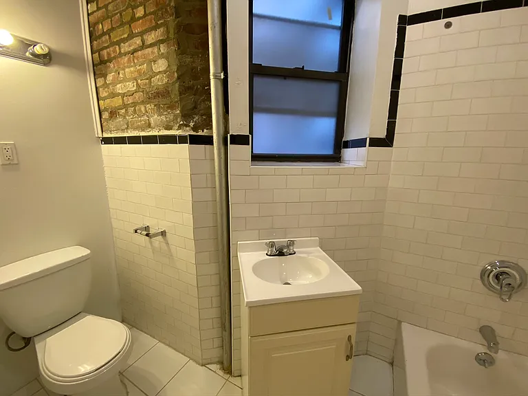237 E 58th St #5B — Photo 15