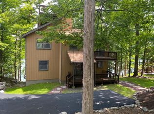 10 Knollwood Rd, Lake Ariel, PA 18436