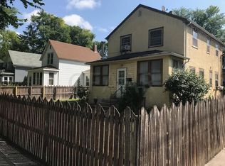 823 Chestnut St, Grand Forks, ND 58201