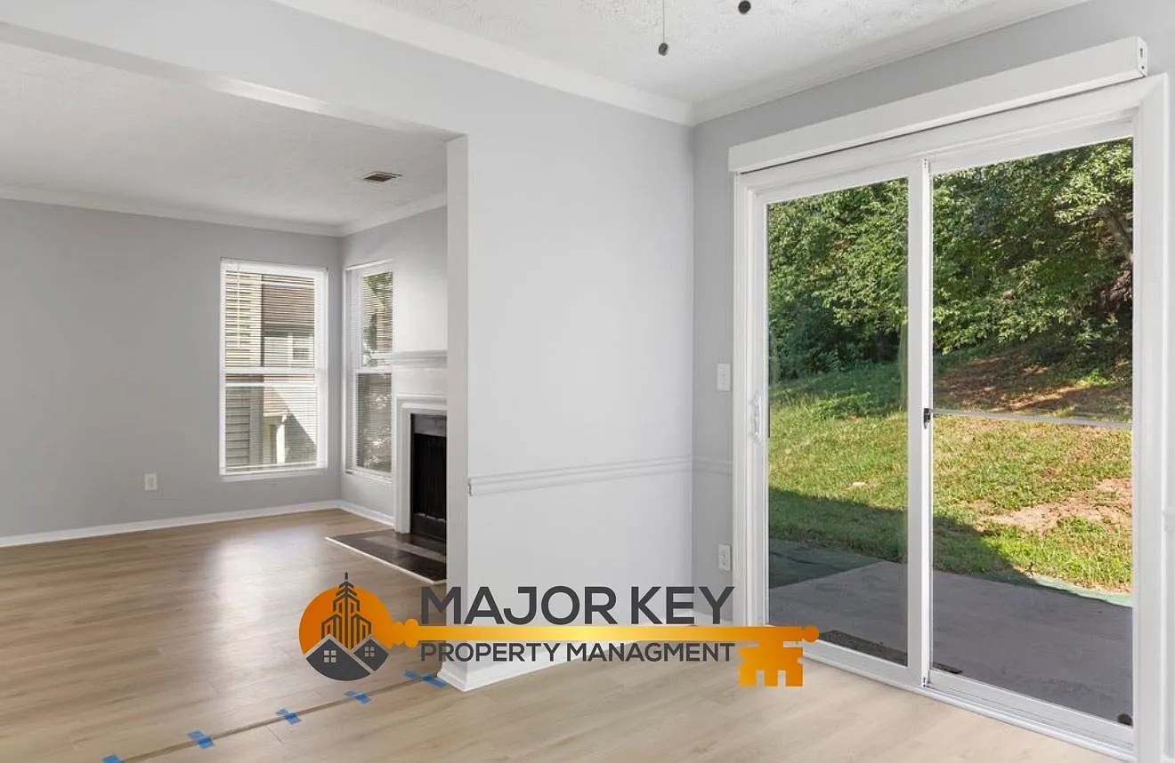 4 bed, 2.5 bath, 2004 sqft, $2,550 — Photo 3