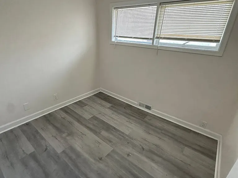 11354 Sycamore Ter — Photo 11