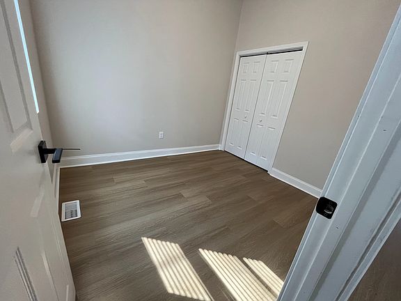 4th image of 1920 Niagara St APT 3