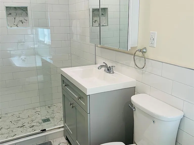 46 Totten Pl — Photo 15