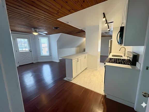 4th image of 7635 W Foster Ave #2