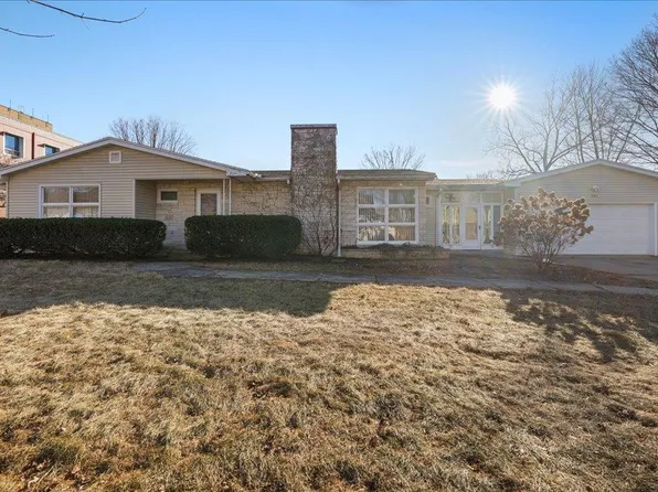 281 E 2nd St, Richland Center, WI 53581