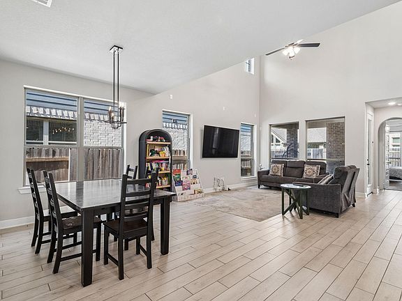 4th image of 7010 Grassland Vista Ln