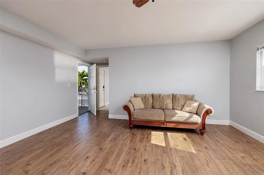 2 bed, 2.0 bath, 1040 sqft, $2,200 — Photo 4