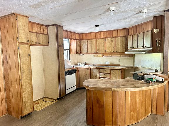 3rd image of 266 Dartmoor Dr