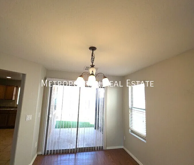 2547 E Bart St — Photo 4