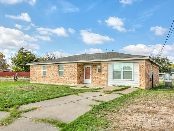 2nd image of 1008 Country Club Rd