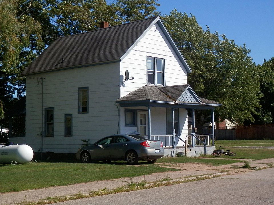 515 Handy St, Newberry, MI 49868 Zillow