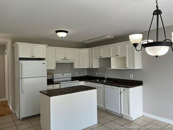 4th image of 237 Loch Lomond Rd