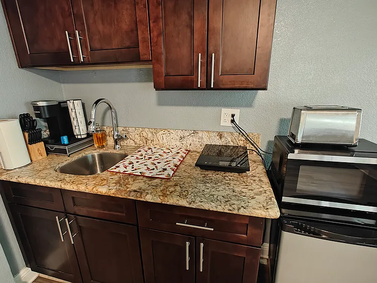 1122 Westwood Dr #4 — Photo 5