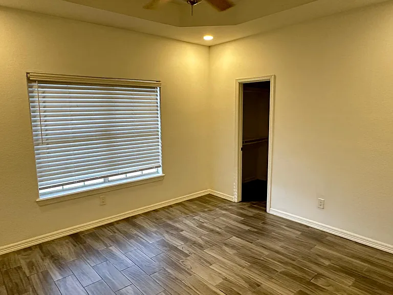 5343 Rustic Manor Dr — Photo 10