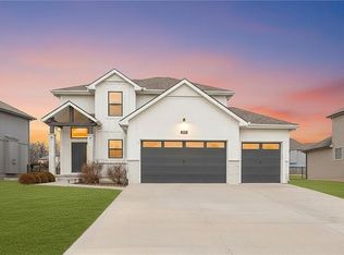 1225 Hillmann Ln, Warrensburg, MO 64093