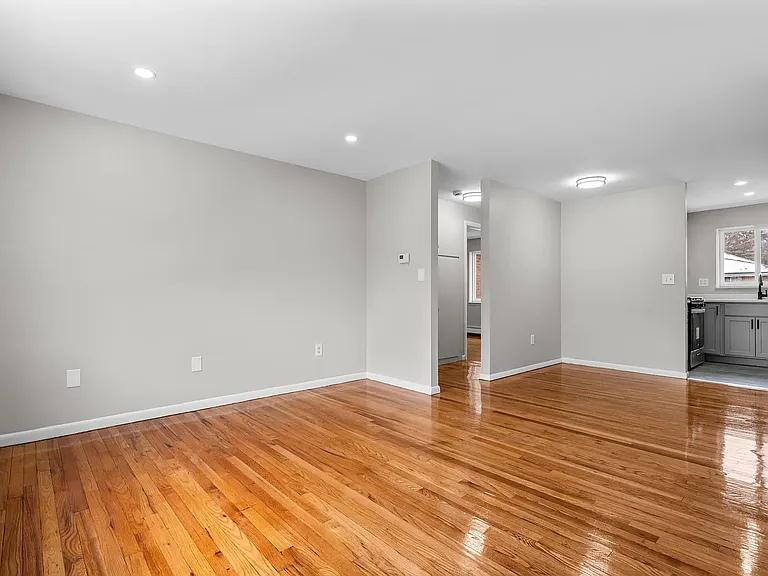 17 Bennett Dr #3 — Photo 3