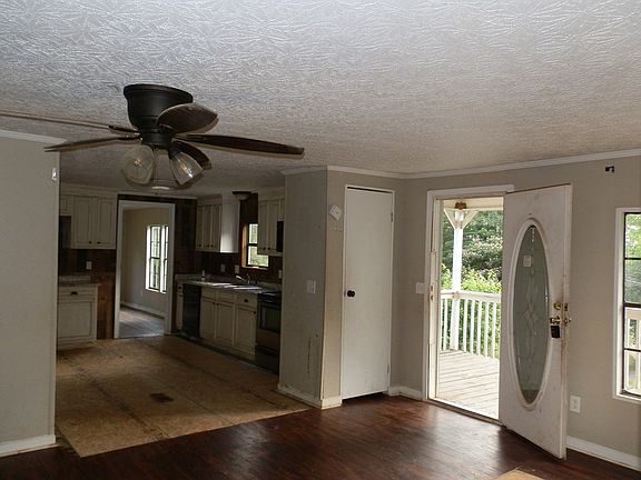 5th image of 6918 Red Bud Rd NE