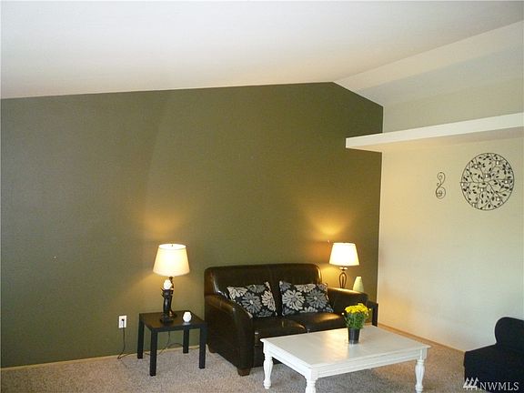 4th image of 901 Summer Meadows Ct