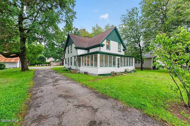 2nd image of 2177 Helderberg Avenue