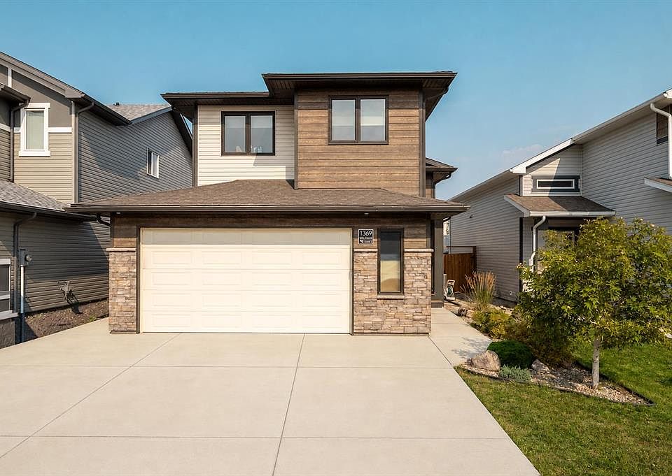 1st image of 1369 SE Pacific Cir W