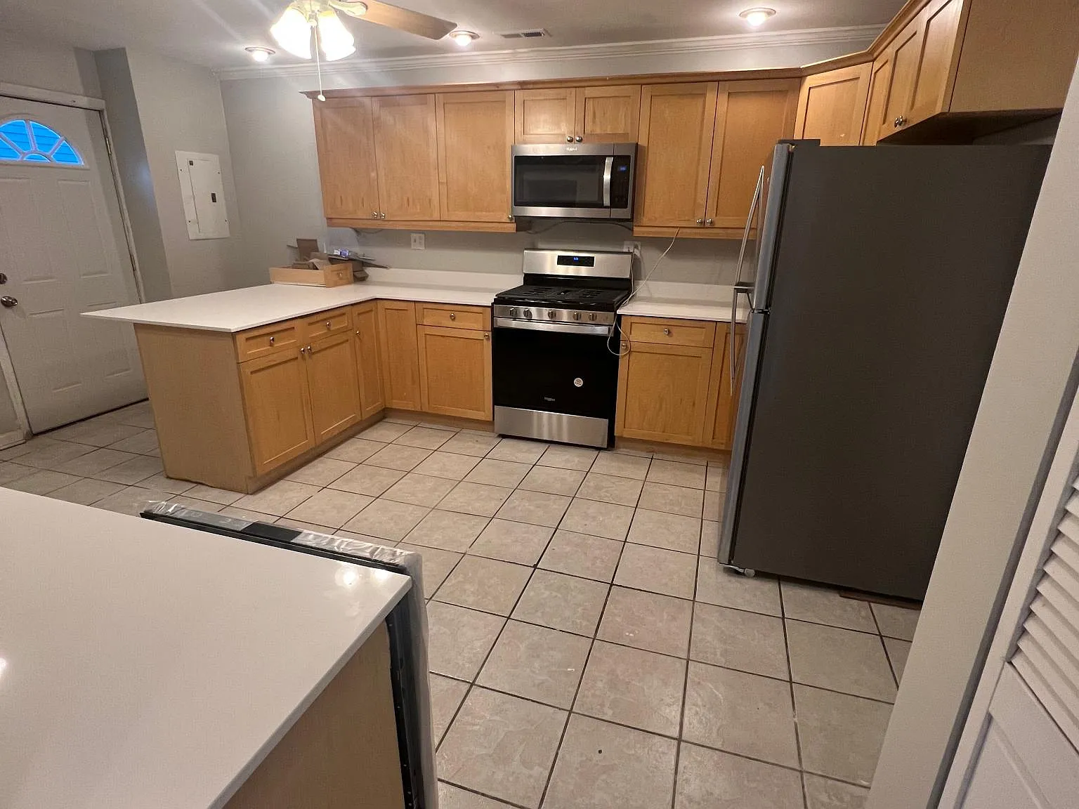 1 bed, 900 sqft, $1,950 — Photo 2