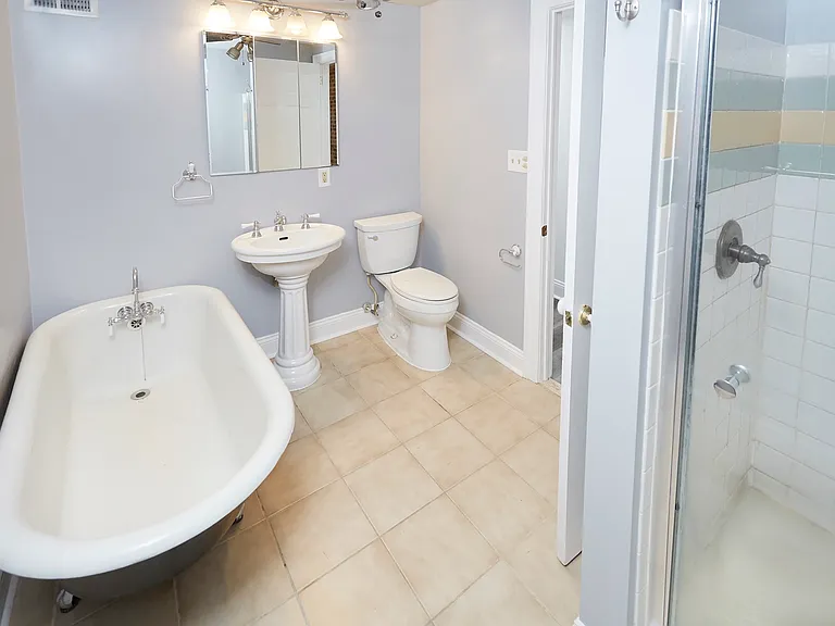1141 W Hamburg St — Photo 26
