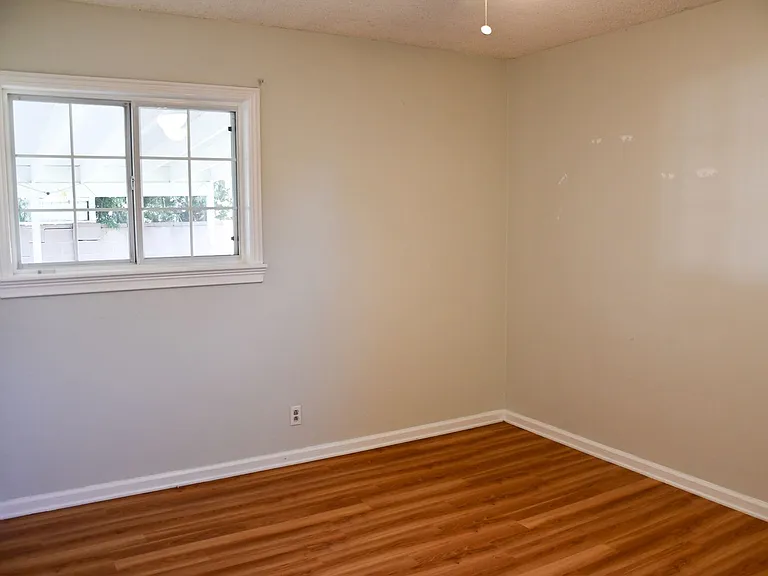 1210 E Oakmont Ave — Photo 35